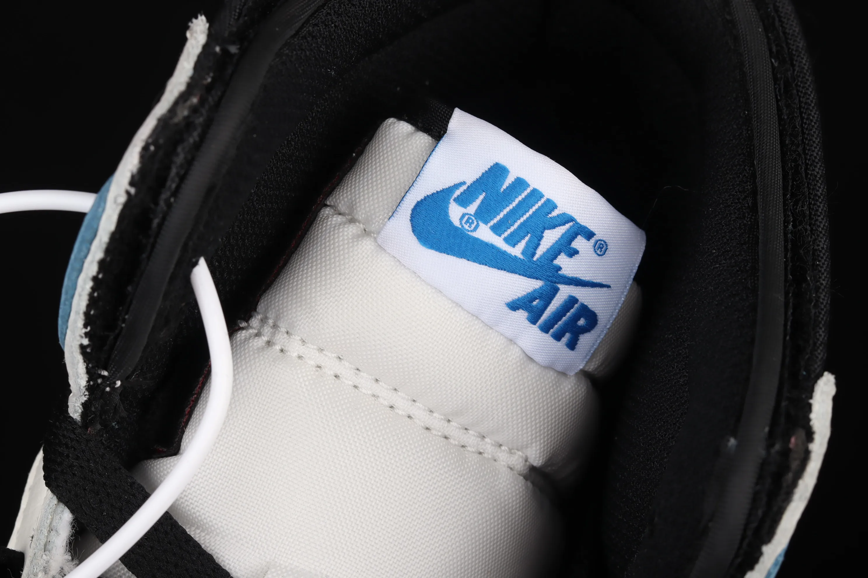 All categories Air Jordan Jordan series basketball shoes Air Jordan 1 High cost-effective version Travis Scott x Air Jordan 1 High OG AJ1 Joe 1 lightning overhead high top DH3227-105